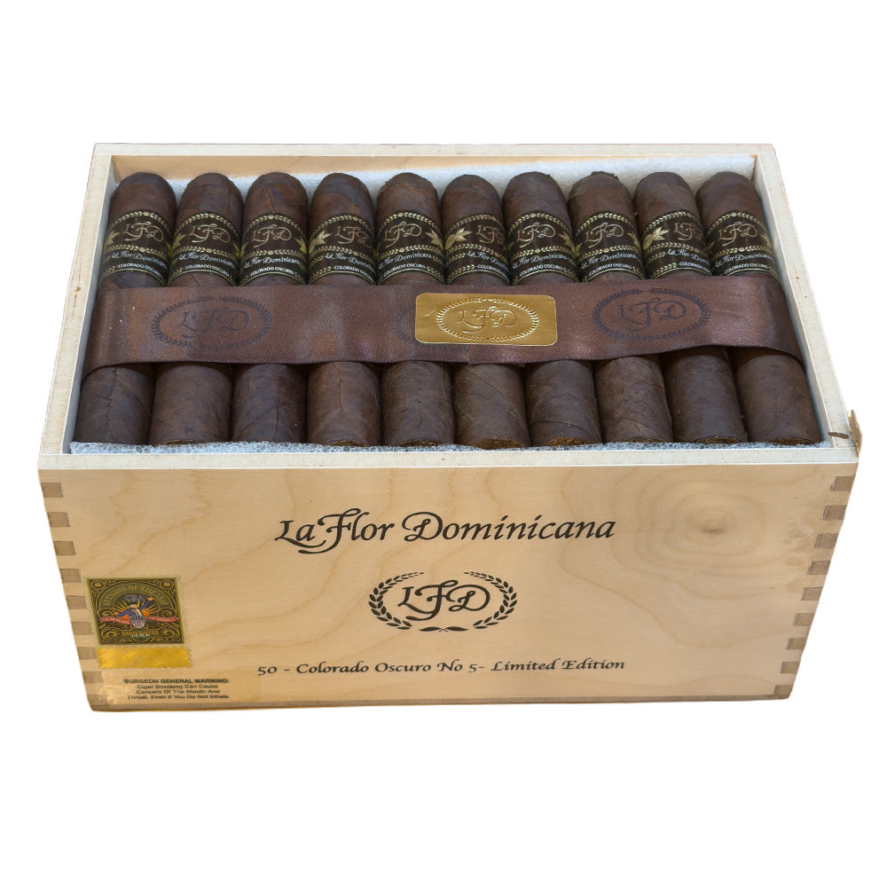La Flor Dominicana Colorado Oscuro box Open