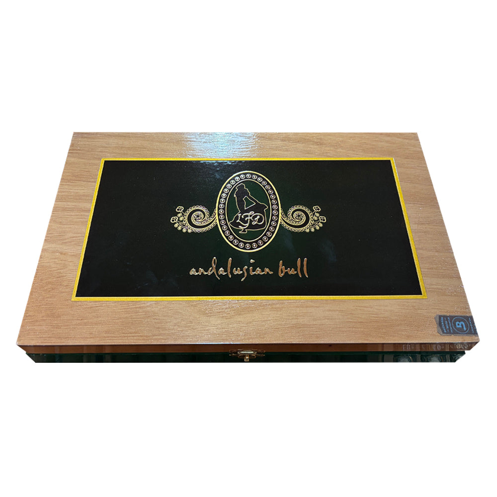 La Flor Dominicana Andalusion Bull Box Closed